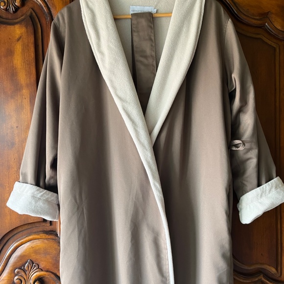RESTORATION HARDWARE Spa Robe - Picture 4 of 7